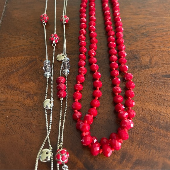 Set of 2 flapper length necklaces faceted red glass beads translucent beads - Picture 6 of 6